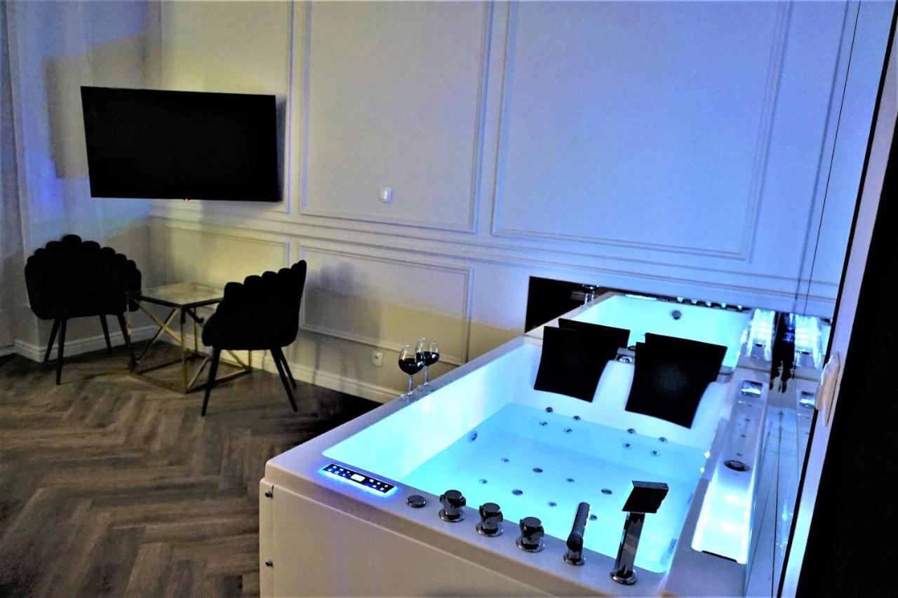 Luxury Jacuzzi Apartment Krakow Ngoại thất bức ảnh