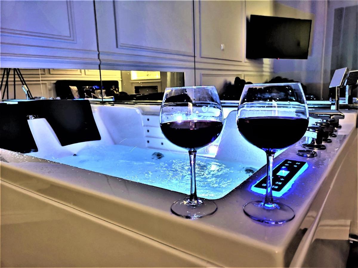 Luxury Jacuzzi Apartment Krakow Ngoại thất bức ảnh